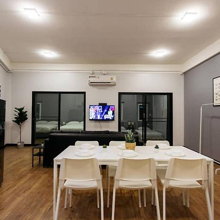 U3 Large 2 Bedroom Full Kitchen Near Bts Udomsuk Bangkok Buitenkant foto