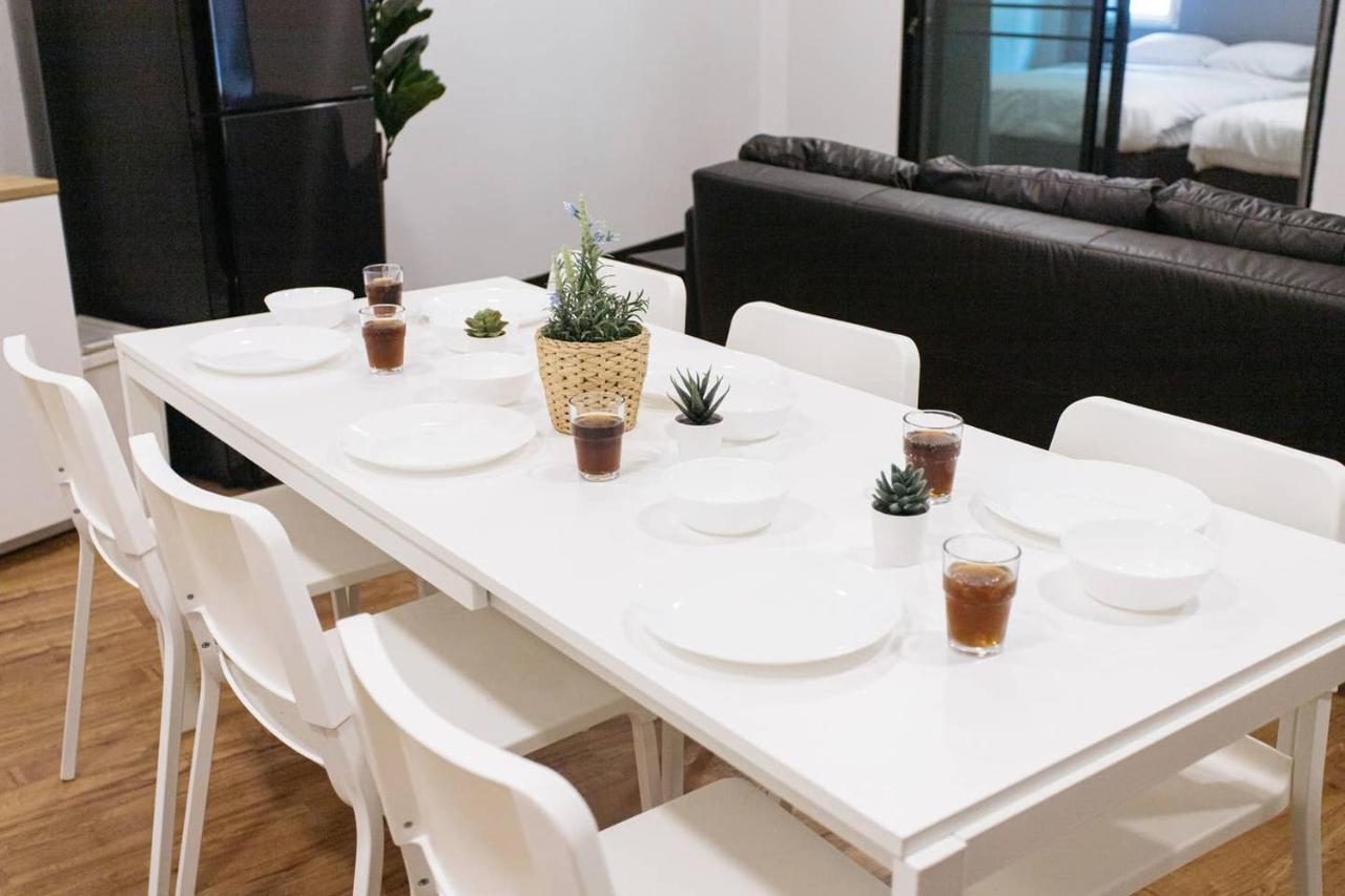 U3 Large 2 Bedroom Full Kitchen Near Bts Udomsuk Bangkok Buitenkant foto